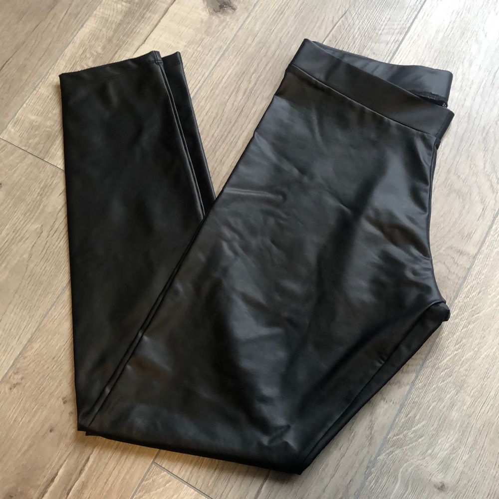 Leather look black leggings